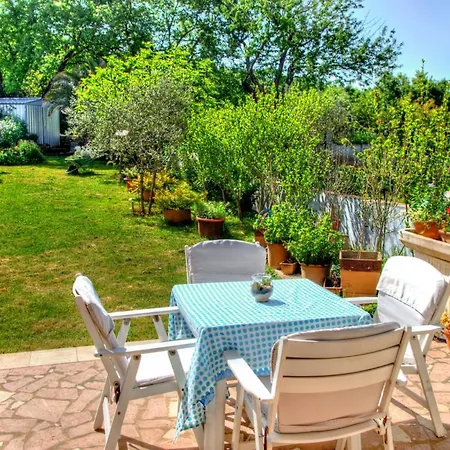 Aldo Garden View Apartment