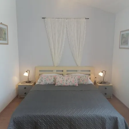 Apartment Aldo Garden View Pula